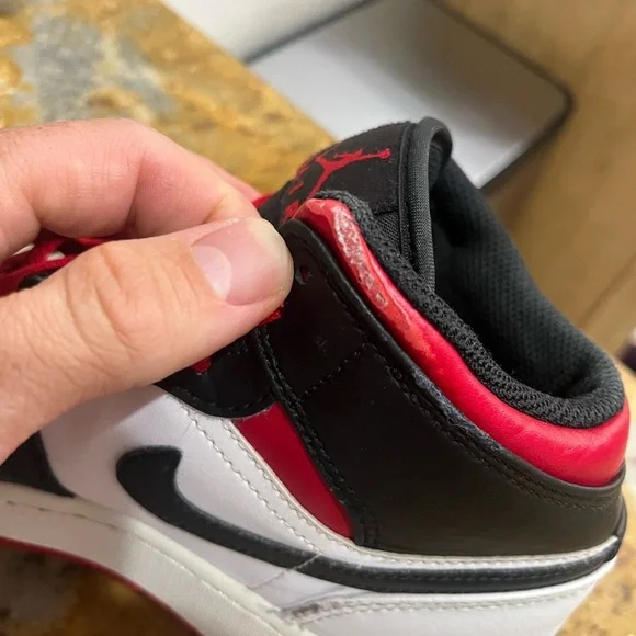 Jordan 1 size 5 - Picture 5 of 10